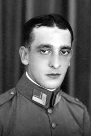 Harie in uniform, 1936